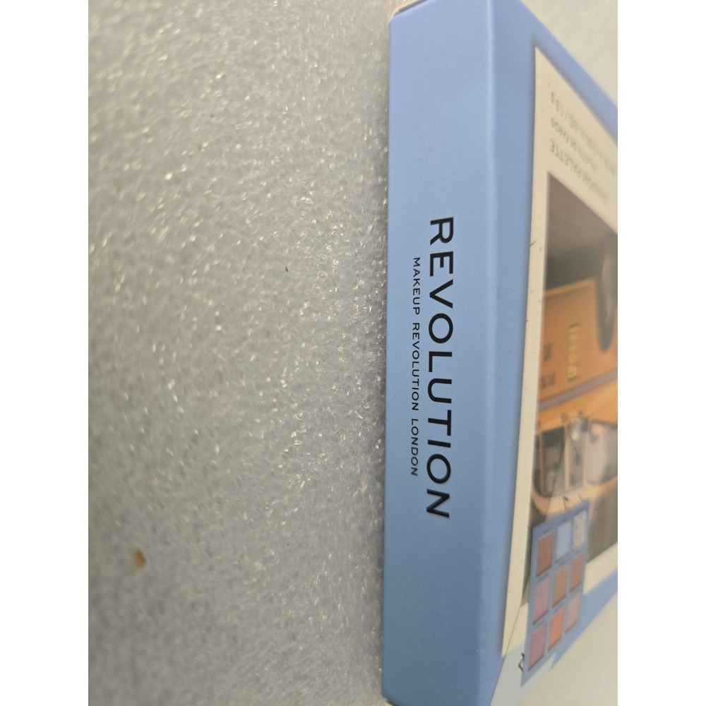 Revolution Makeup London "Friends" Eye shadow Palette "Phoebe" .035 oz New!! - Picture 4 of 4